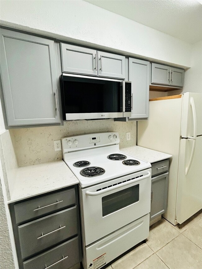 Building Photo - 10211 Sugar Branch Dr