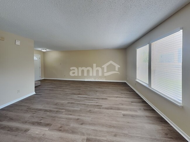 Building Photo - 2455 Summerwood Ln