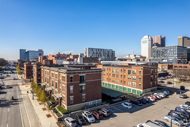 Aerial Photo - 115-125 E Noble St