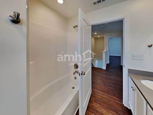 Foto del edificio - 5218 Virtue Ave