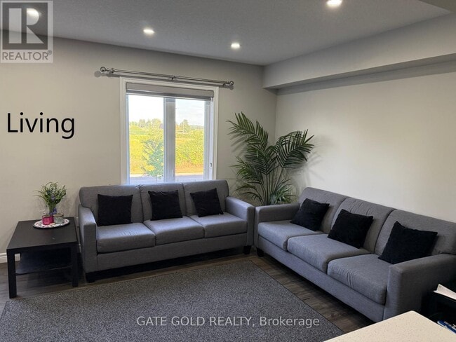 Building Photo - 2670 Asima Dr