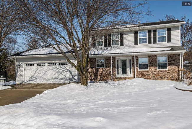 Foto del edificio - 4235 Stoneham Ln NW