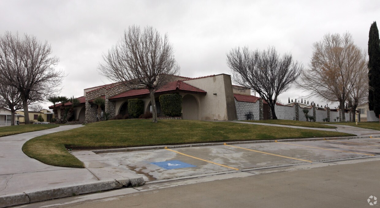 Santiago Desert View Estates Apartments in Barstow, CA
