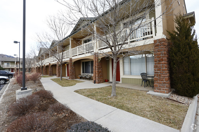 Building Photo - Pinon Glen
