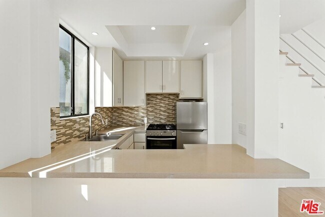 Foto del edificio - 1826 Overland Ave