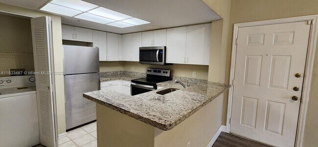 Building Photo - 4151 N Haverhill Rd