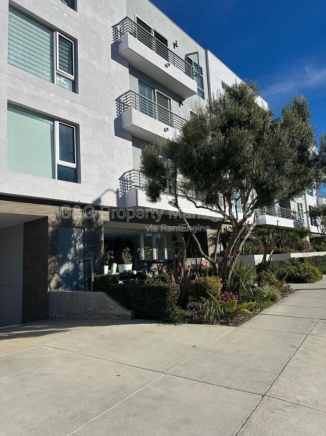 Building Photo - 7857 W Manchester Ave