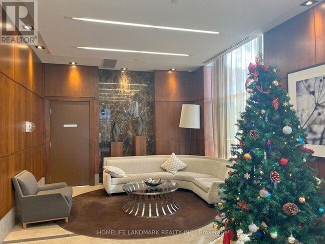 Building Photo - 2015 Sheppard Ave E