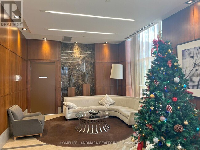 Photo du bâtiment - 2015 Sheppard Ave E