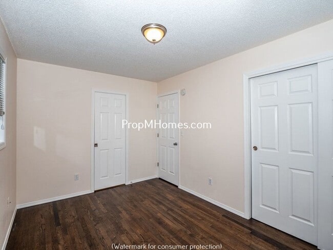 Building Photo - Charming Updated Three Bedroom Home In Bea...