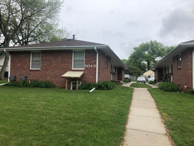 4317 Lenox Av - 4317 Lenox Ave
