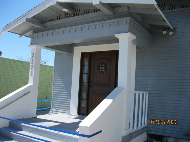 Building Photo - 2228 University Ave