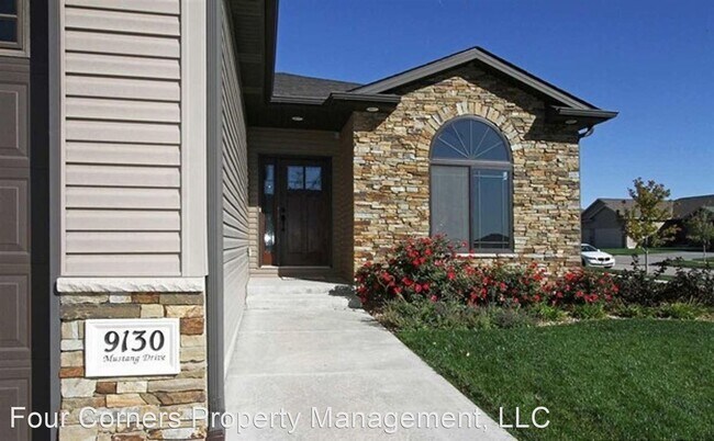 Foto del edificio - 4 br, 2.5 bath House - 9130 Mustang Drive
