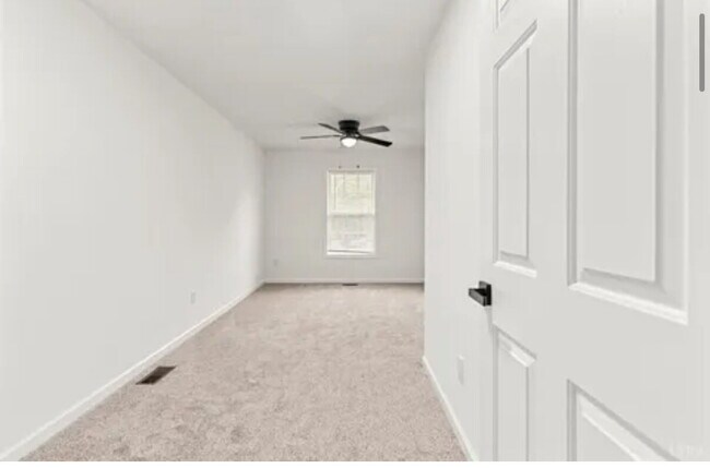 Foto del edificio - 3 Bedroom 2 Full Bath townhome in a Cul-de...