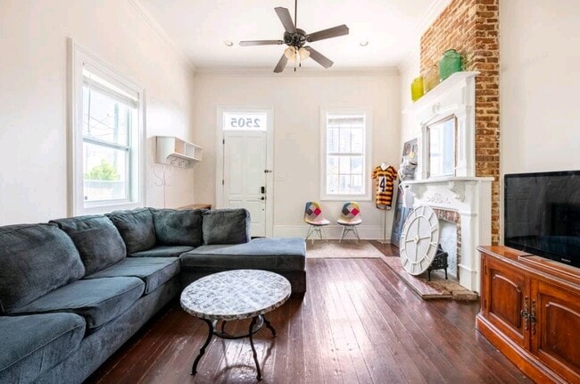 Building Photo - 2505 Dumaine St