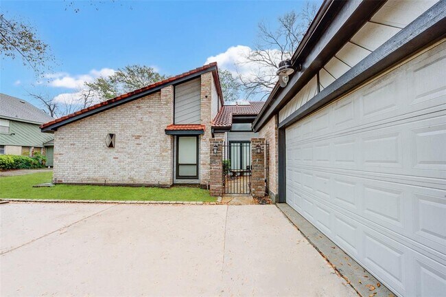 Foto del edificio - 5607 Moss Glenn Ln
