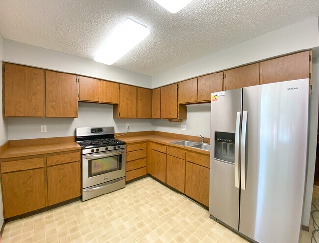 Foto del edificio - 525 Welch Ave