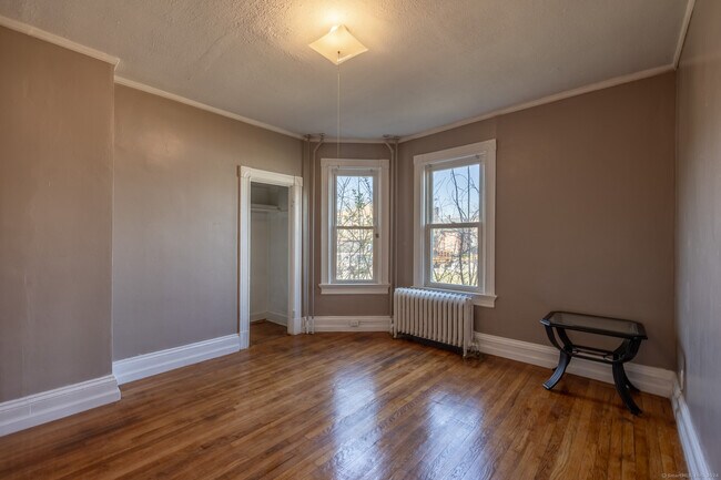 Foto del edificio - 118-120 Westland St