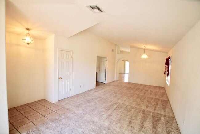 Building Photo - 528 S Vermilion Cliffs Ave