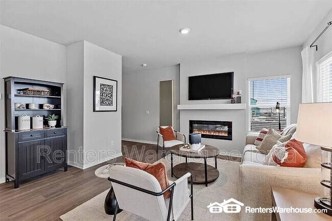 Foto del edificio - 1002 Maywood Ln