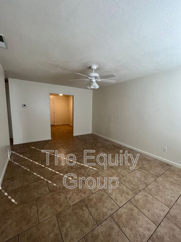 Building Photo - 1623 E Douglas Ave