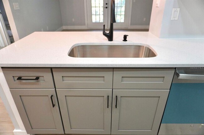 Building Photo - 14341 Fredricksburg Dr