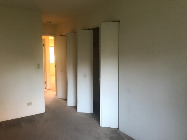 Building Photo - 1307 S Sir Galahad Ln