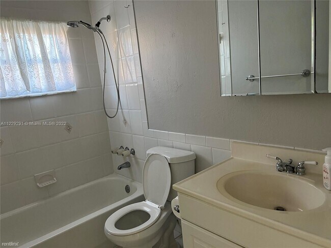 Building Photo - 2 br, 2 bath House - 9404 NW 70th Pl