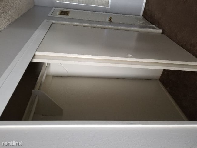 Building Photo - 11303 Miranda St