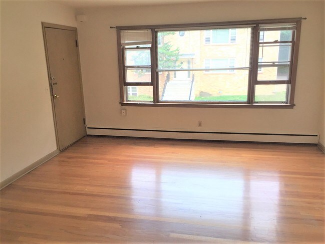 Foto del edificio - 3315 Harvey St