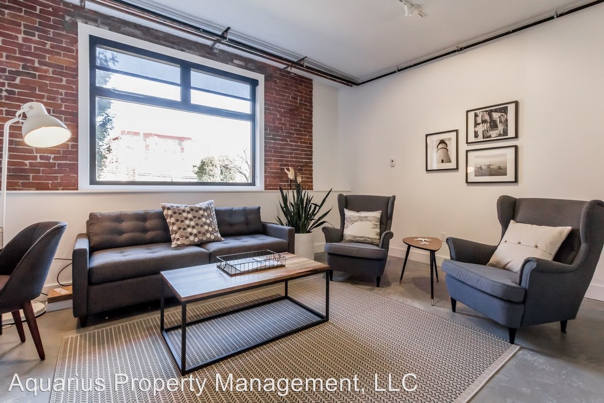 Primary Photo - 1 br, 1 bath House - 273 Congress St Unit 1