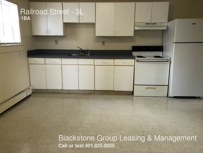Building Photo - 178 Railroad St