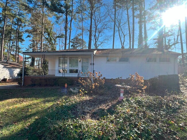 Building Photo - 3Br 2Ba home in Guilford Hills