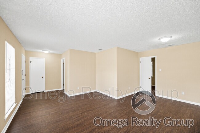 Foto del edificio - 6825 Norfolk Ct