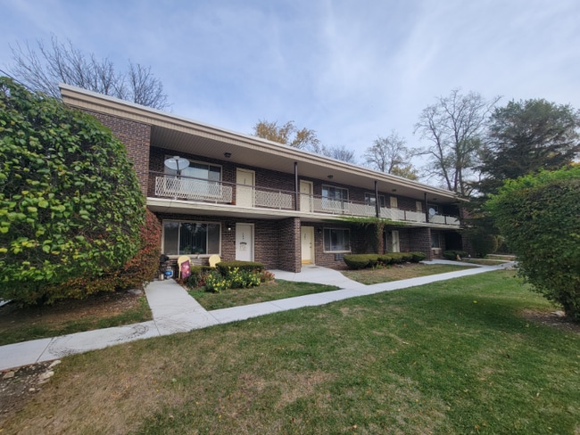 Photo - 336 Pennsylvania Ave (Glen Ellyn, IL) Apartment