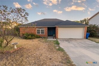 Building Photo - 203 Appaloosa Dr