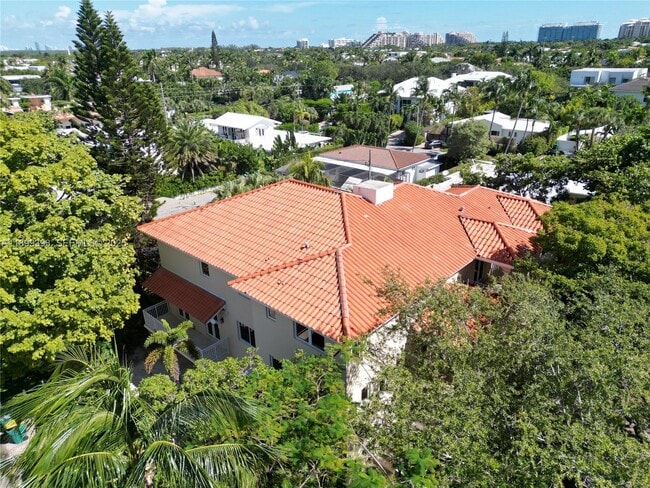 Foto del edificio - 573 Satinwood Dr