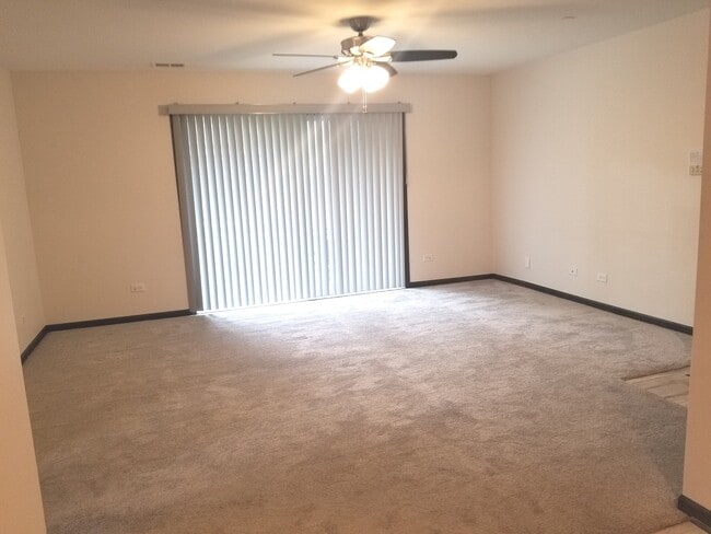 Building Photo - 7121 Laverne Ln