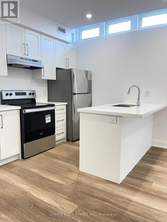 Photo du bâtiment - 79-79 Cedarvale Ave