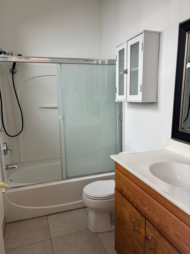 Building Photo - rh2643bussdr