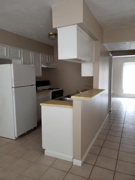 Primary Photo - 13522 Castilian Dr