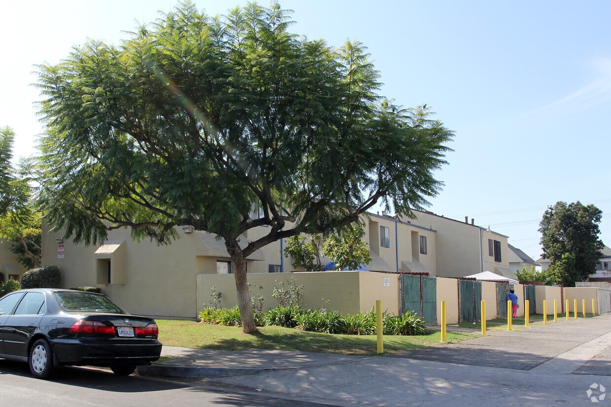 Foto del edificio - 1321 Toberman St
