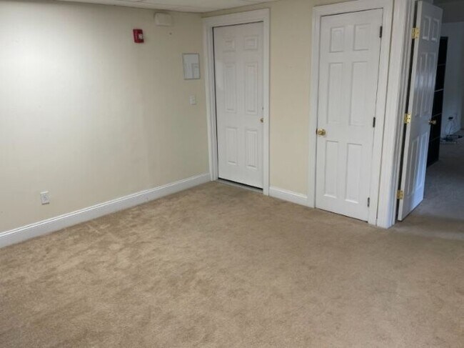 Building Photo - 38 Morris St