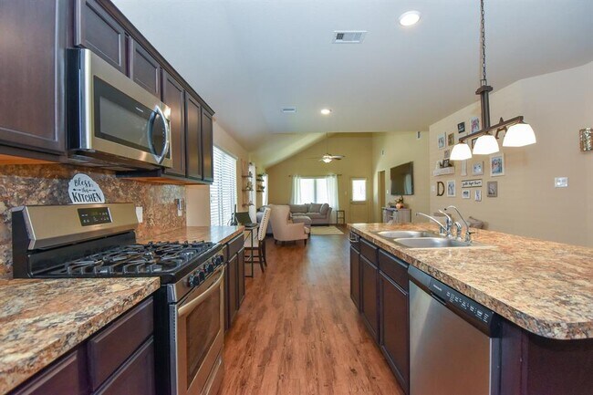 Building Photo - 15410 Casita Verde Way