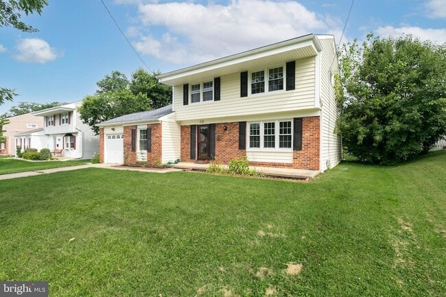 Photo - 116 Eaton Pl House