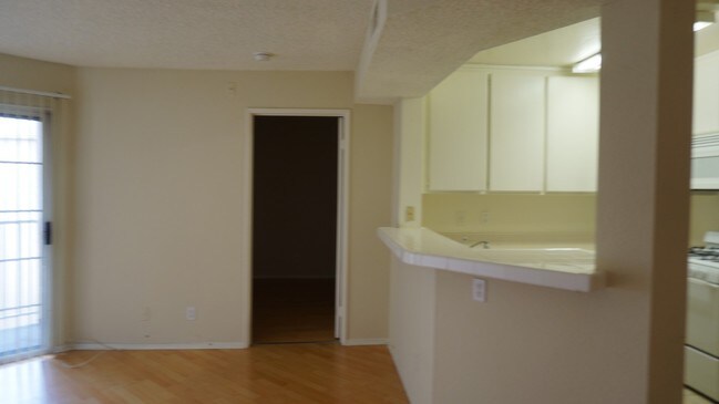 Building Photo - 5050 Klump Ave