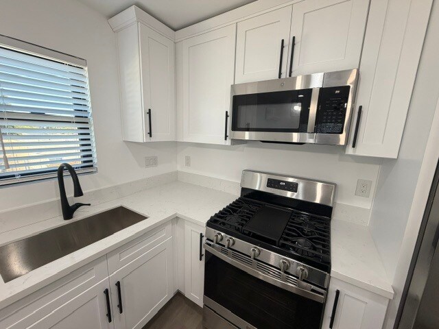 Foto del edificio - 3255 Landis St