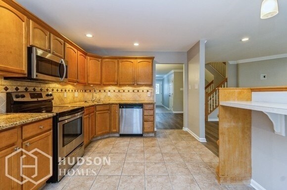 Building Photo - NOW AVAILABLE! - 37 Heron Pointe Ct, Marlt...