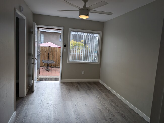 view to courtyard - 4423 College Ave