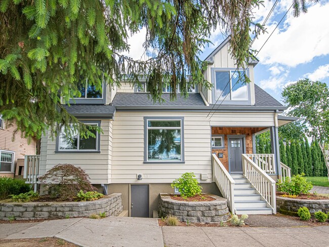 Building Photo - Cute NE 1 bedroom/1 bathroom Unit!